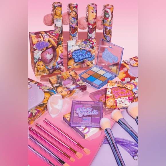 BH Cosmetics x Iggy Azalea Totally Plastic Collection - Picture 16 of 16